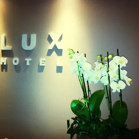 Lux Hotell 3*
