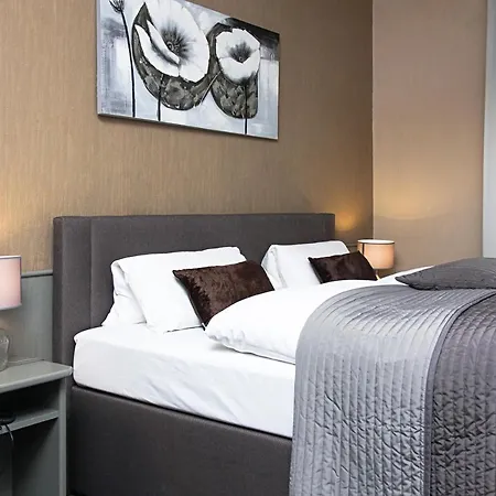 Hotel Lux