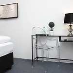Lux 3*
