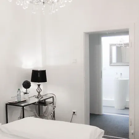 Lux 3*